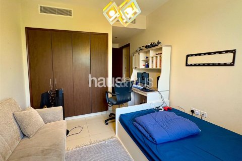 Villa in Reem, Dubai, UAE 3 bedrooms, 222 sq.m. № 625671 - photo 8