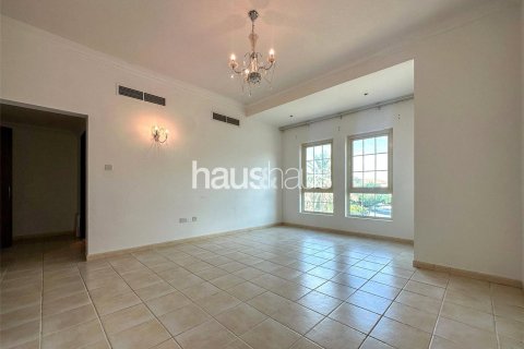 Villa à louer à Jumeirah Islands, Dubai, EAU 5 chambres, 990 m2 № 626657 - photo 4