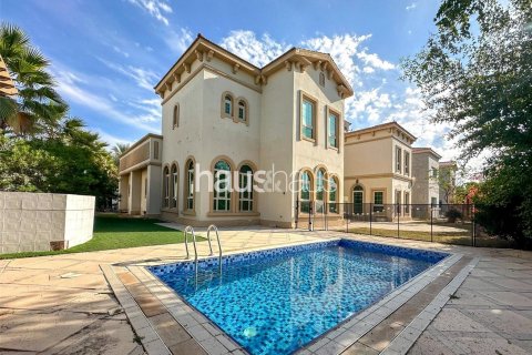 Willa w Jumeirah Islands, Dubai, ZEA 5 sypialnie, 990 mkw. nr 626657