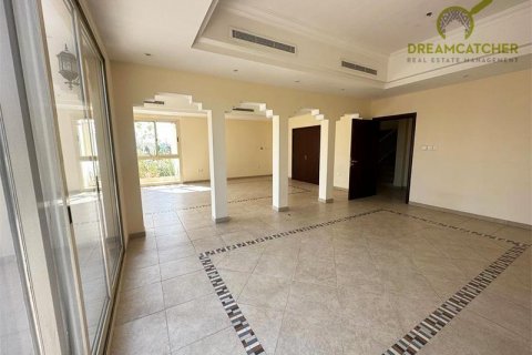 Villa zur Miete in Al Hamra Village, Ras Al Khaimah, VAE 5 Schlafzimmer, 982.6 m2 Nr. 454656 - Foto 9