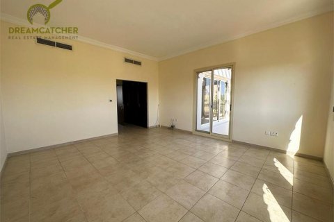 Villa zur Miete in Al Hamra Village, Ras Al Khaimah, VAE 5 Schlafzimmer, 982.6 m2 Nr. 454656 - Foto 17
