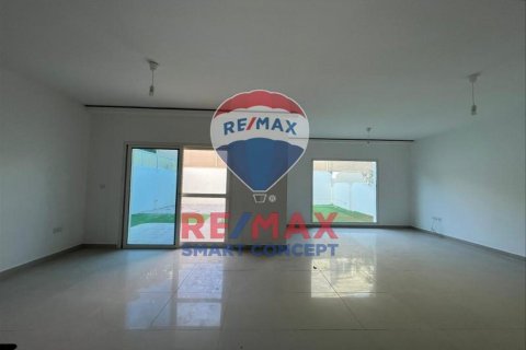 Villa te koop in Al Reef, Abu Dhabi, VAE 4 slaapkamers, 265.5 vr.m., nr 458608 - foto 2