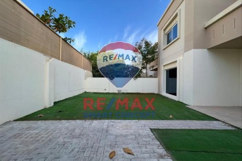 Villa te koop in Al Reef, Abu Dhabi, VAE 4 slaapkamers, 265.5 vr.m., nr 458608 - foto 9