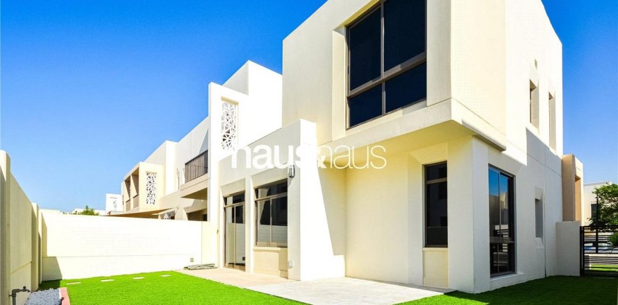 Townhouse sa Town Square, Dubai, UAE 4 silid-tulugan, 270 sq.m. № 626841