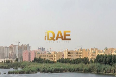 Edificio a Al Warsan, Dubai, EAU 2508.4 mq. № 224308