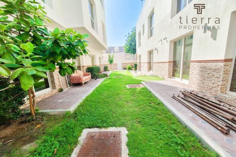 Вилла Аль-Твар, Дубай, БАӘ-да 3 жатын бөлмелер, 744.5 м² № 451397 - фото 11