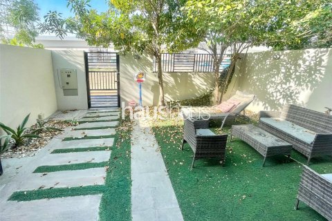 וילה להשכרה ב Jumeirah Park, Dubai, איחוד האמירויות  4 חדרי שינה, 188 מ"ר, מספר 626849 - תמונה 16