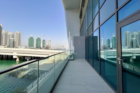 Adosado en Tourist Club Area, Abu Dhabi, EAU 4 dormitorios, 321.3 m² № 481356