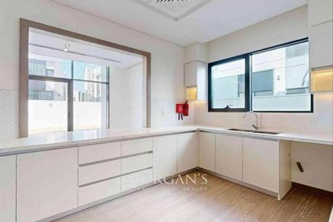 Vilë në Al Furjan, Dubai, Emiratet e Bashkuara Arabe 4 dhoma gjumi, 462.7 m2. № 545663 - Foto 6