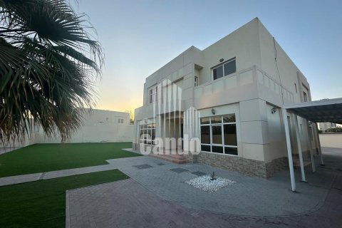 Villa sa Al Barsha, Dubai, UAE 5 silid-tulugan, 464.5 sq.m. № 552562 - larawan 14