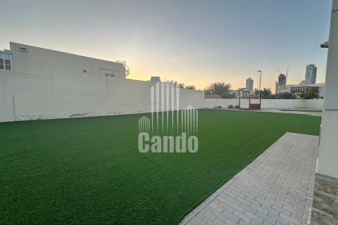 Villa sa Al Barsha, Dubai, UAE 5 silid-tulugan, 464.5 sq.m. № 552562 - larawan 2