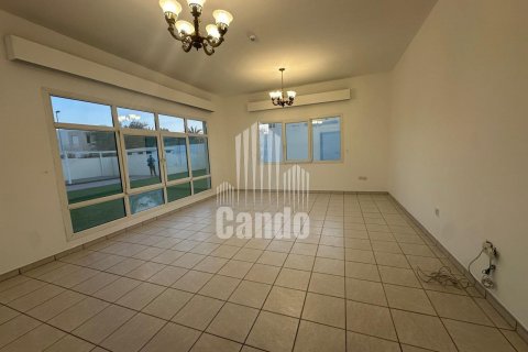Villa sa Al Barsha, Dubai, UAE 5 silid-tulugan, 464.5 sq.m. № 552562 - larawan 11