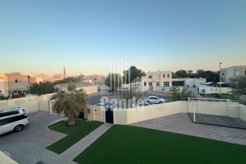 Villa sa Al Barsha, Dubai, UAE 5 silid-tulugan, 464.5 sq.m. № 552562 - larawan 7
