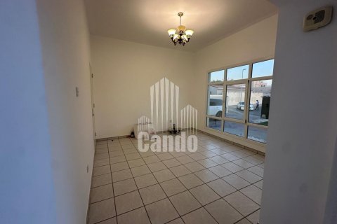 Villa sa Al Barsha, Dubai, UAE 5 silid-tulugan, 464.5 sq.m. № 552562 - larawan 13