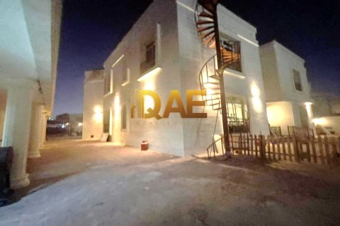 Vilă în Al Barsha, Dubai, EAU 5 dormitoare, 1393.5 mp.  №216891