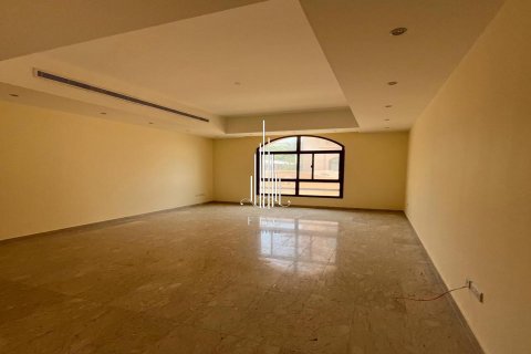 Khalifa City, Abu Dhabi, संयुक्त अरब अमीरात में विला, 5 बेडरूम, 434.7 वर्ग मीटर, संख्या 577287 - फ़ोटो 8