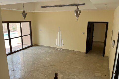 Khalifa City, Abu Dhabi, संयुक्त अरब अमीरात में विला, 5 बेडरूम, 434.7 वर्ग मीटर, संख्या 577287 - फ़ोटो 5