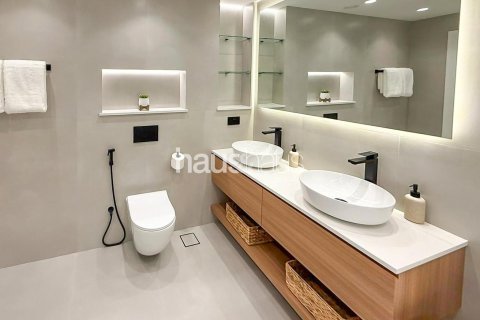 Apartment til salg i Palm Jumeirah, Dubai, UAE 2 soveværelser, 144 kvm № 625583 - foto 7