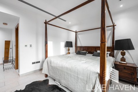 Vilë në Jumeirah Park, Dubai, Emiratet e Bashkuara Arabe 3 dhoma gjumi, 327.67 m2. № 353873 - Foto 13