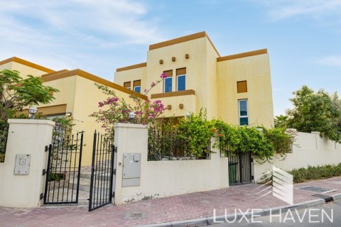Vilë në Jumeirah Park, Dubai, Emiratet e Bashkuara Arabe 3 dhoma gjumi, 327.67 m2. № 353873 - Foto 26