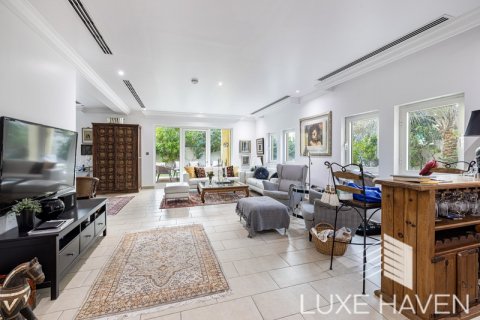Vilë në Jumeirah Park, Dubai, Emiratet e Bashkuara Arabe 3 dhoma gjumi, 327.67 m2. № 353873 - Foto 3