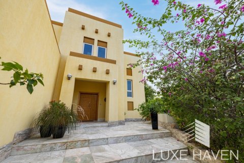 ویلا در Jumeirah Park، Dubai ، امارات متحده عربی 3 خوابه ، 327.67 متر مربع.  شماره 353873