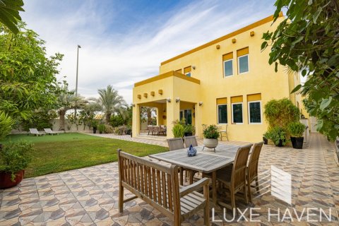 Vilë në Jumeirah Park, Dubai, Emiratet e Bashkuara Arabe 3 dhoma gjumi, 327.67 m2. № 353873 - Foto 27