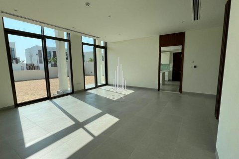 Vila di Abu Dhabi, UAE 4 bilik tidur, 721.9 meter persegi № 550723 - foto 9