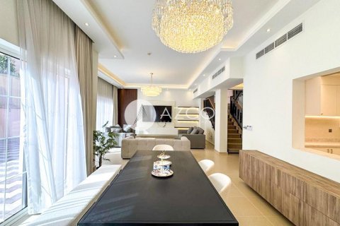 Villa para arrendamento em Dubai, EAU 4 quartos, 468.7 m2 № 585672 - foto 2