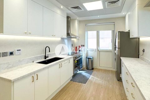 Villa para arrendamento em Dubai, EAU 4 quartos, 468.7 m2 № 585672 - foto 8