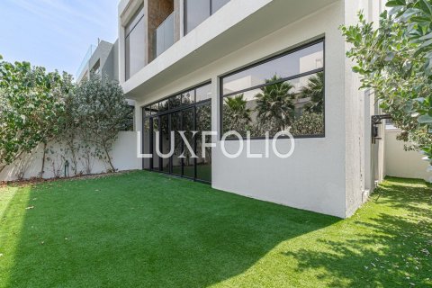 Kuća u nizu u gradu Jumeirah Golf Estates, Dubai, UAE 4 spavaće sobe, 322 m2 Br. 627631