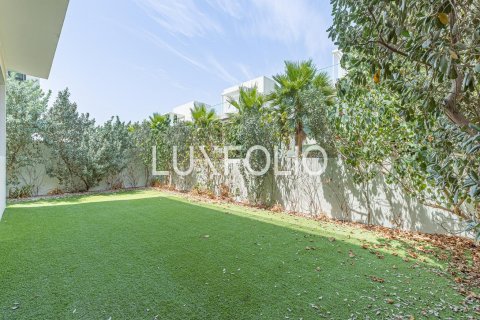 Rumah bandar di Jumeirah Golf Estates, Dubai, UAE 4 bilik tidur, 322 meter persegi № 627631 - foto 2