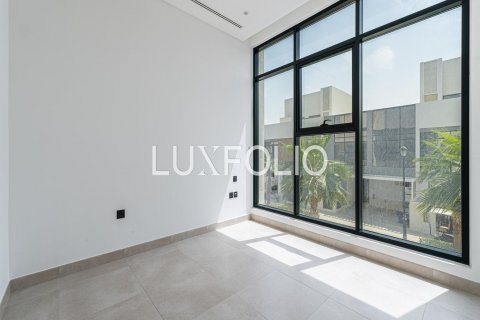 Rumah bandar di Jumeirah Golf Estates, Dubai, UAE 4 bilik tidur, 322 meter persegi № 627631 - foto 11