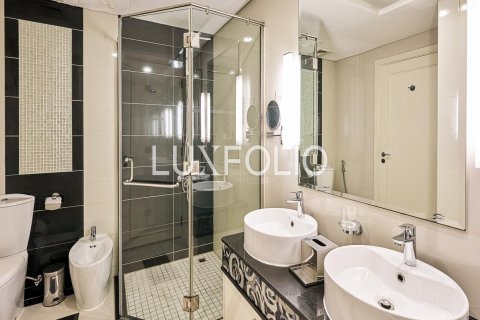 Apartament de vânzare în Downtown Dubai (Downtown Burj Dubai), Dubai, EAU 3 dormitoare, 141 mp.  №627627 - poză 15