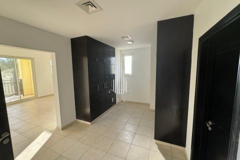 Vila u Baniyas, Abu Dhabi, UAE 8 spavaćih soba, 1207.7 m2 Br. 456442 - fotografija 29