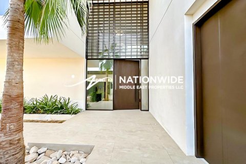 Villa in Abu Dhabi, UAE 4 bedrooms, 464 sq.m. № 612789 - photo 13