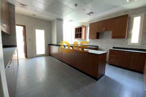 ویلا برای فروش در  The Marina، Abu Dhabi، امارات متحده عربی  6 خوابه ، 7696 متر مربع ، شماره 134924 - تصویر 11