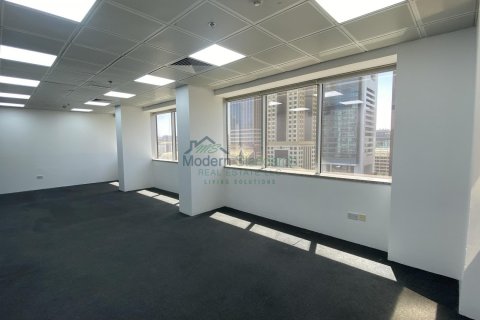 Зняти в оренду офіс в Sheikh Zayed Road, Дубай, ОАЕ 504м2, № 294452 - фото 3