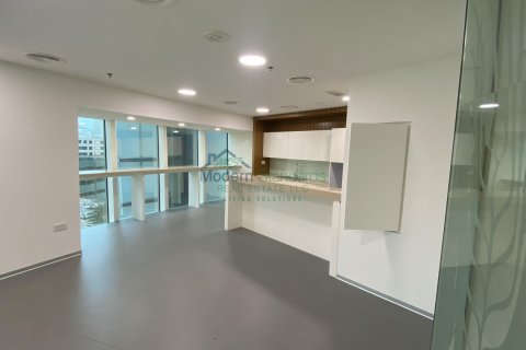 Sheikh Zayed Road, Dubai, UAE의 임대용 사무실 5640제곱미터 번호 294451 - 사진 6