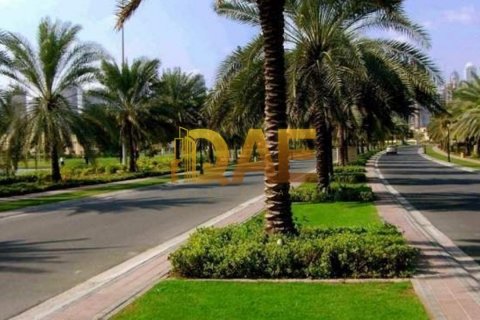 Villa til salg i Emirates Hills, Dubai, UAE 7 soveværelser, 4180.6368 kvm № 133907 - foto 15