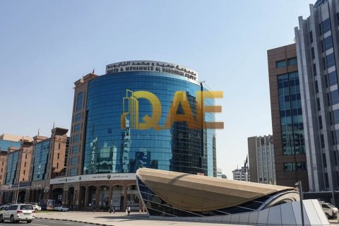 Terreno en venta en Al Garhoud, Dubai, EAU 1393.546 m2 № 133569 - foto 7