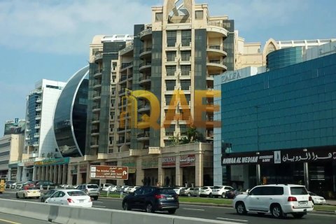Terreno en venta en Al Garhoud, Dubai, EAU 1393.546 m2 № 133569 - foto 9