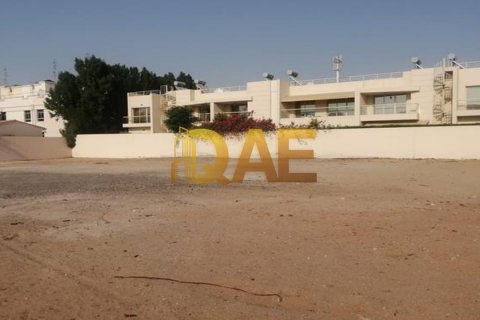 Terreno en venta en Al Garhoud, Dubai, EAU 1393.546 m2 № 133569 - foto 2