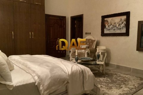 Müüa villa asukohaga Al Twar, Dubai, AÜE: 16 magamistoaga, 40000 m² Nr 134931 - pilt 6