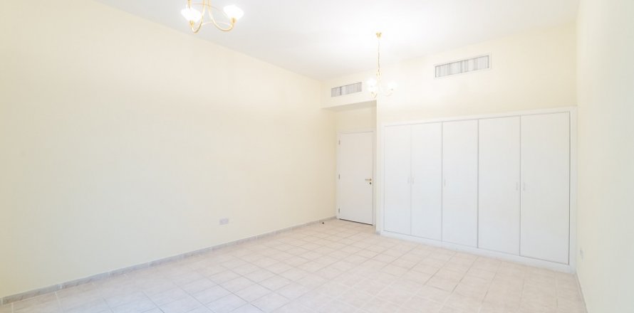 Huvila Umm Suqeim, Dubai, Arabiemiraatit 3 makuuhuonetta, 2600 m2 № 133003