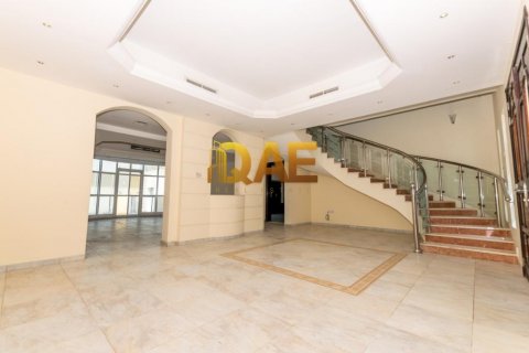 Vila u Al Twar, Dubai, UAE 6 spavaćih soba, 19600 m2 Br. 134933 - fotografija 13