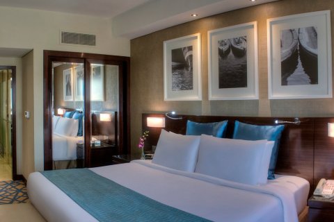 Apar-hotel de vânzare în Deira, Dubai, EAU 1699.9398 mp.  №133902 - poză 2