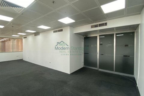 Зняти в оренду офіс в Sheikh Zayed Road, Дубай, ОАЕ 504м2, № 294452 - фото 13