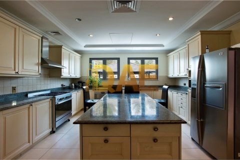 Villa à vendre à  Palm Jumeirah, Dubai, EAU 6 chambres, 1254.191 m2 № 133906 - photo 10