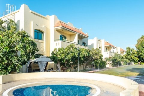 Huvila Umm Suqeim, Dubai, Arabiemiraatit 3 makuuhuonetta, 2600 m2 № 133003 - kuva 10